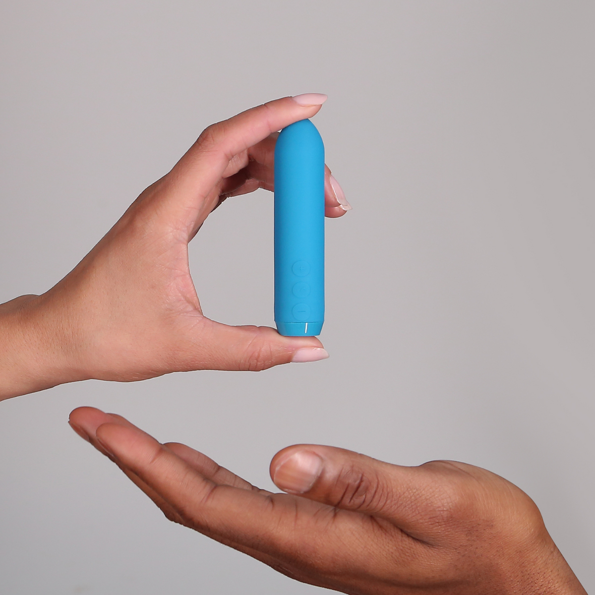 Classic Bullet Vibrator | Soft Precision, Hands-Free Option