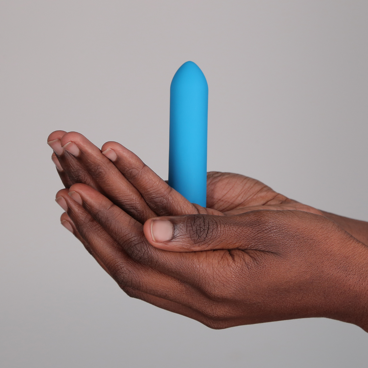 Classic Bullet Vibrator | Soft Precision, Hands-Free Option